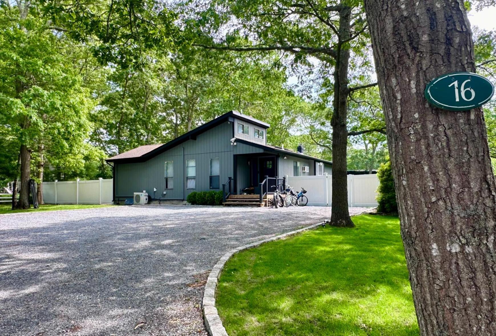 Nature'S Haven In The Hamptons With Pool East Hampton Esterno foto
